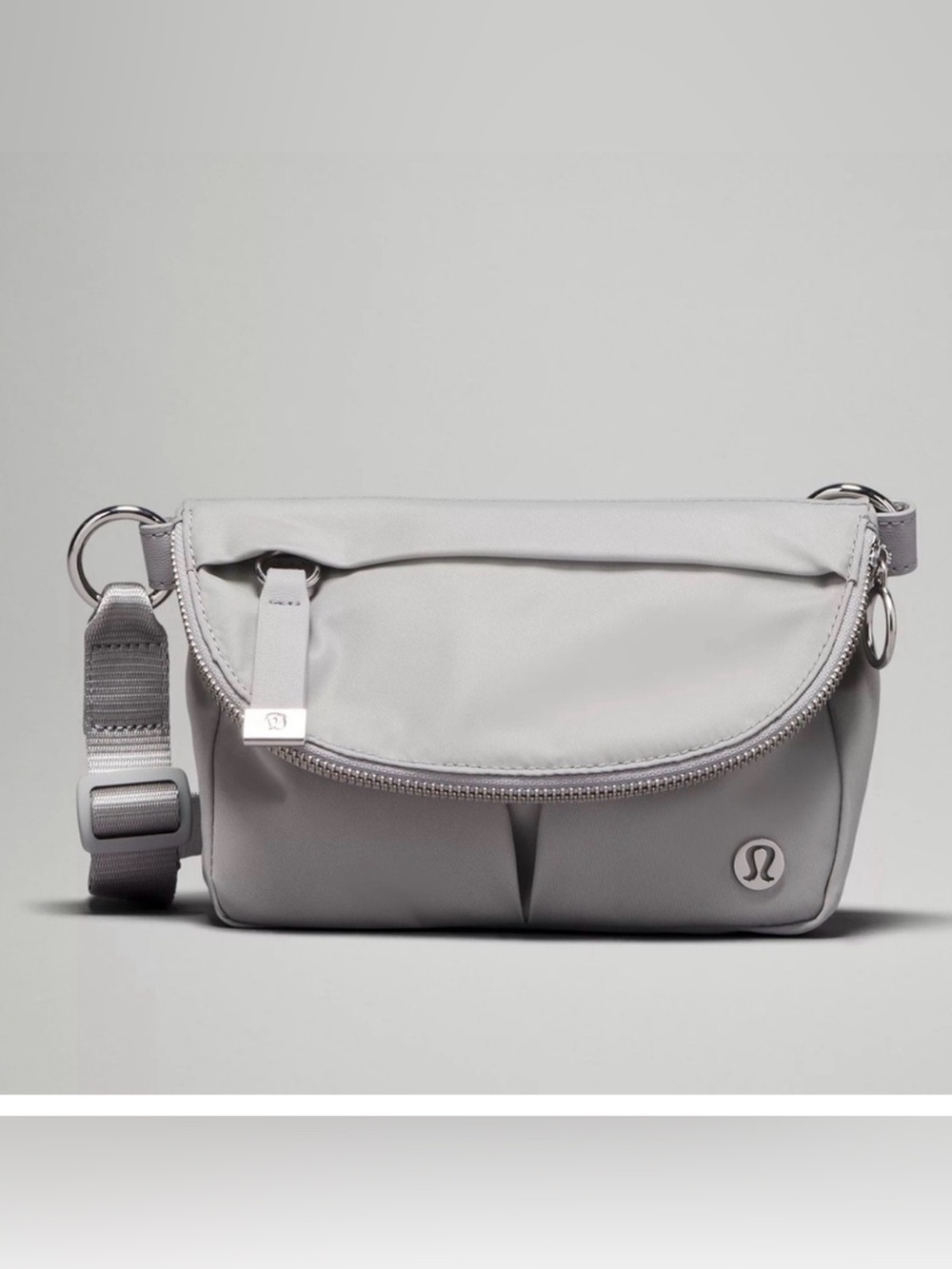 Lululemon All Night Festival Bag 1.5 L in Silver Drop